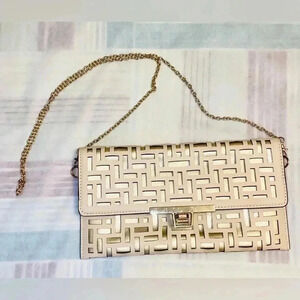 🏵️ No Name 🏵️ Brand  New Beige & Gold tone Cute Clutch 🏵️